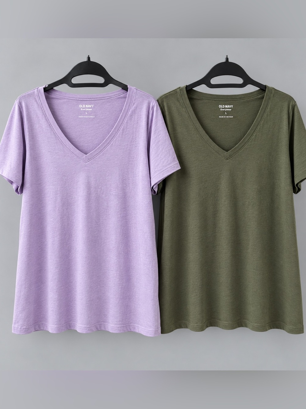 Old Navy EveryWear V-Neck T-Shirts Large Lavender Olive Green 2-Piece Lot